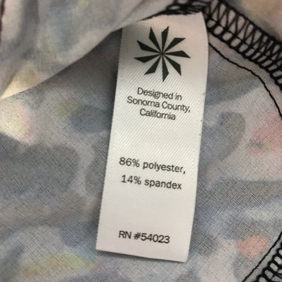 Athleta multi color abstract print shorts - Picture 5 of 6